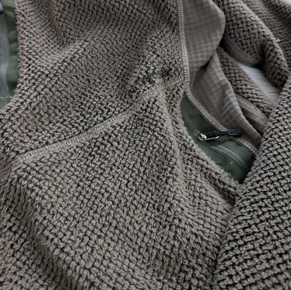 Patagonia Men’s 2009 MARS R2 Regulator Army Green Fleece Jacket XL - Picture 2 of 9
